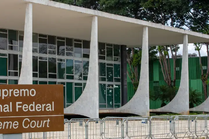 STF: Gilmar Mendes sugere adiar sessão sobre conduta de Moraes