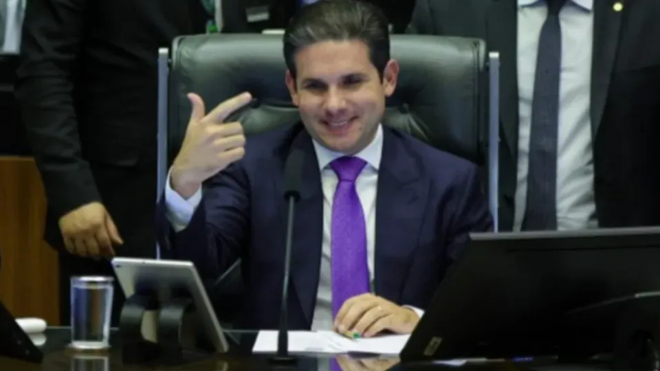Empenho de Motta na PEC da Blindagem chama atenção de deputados