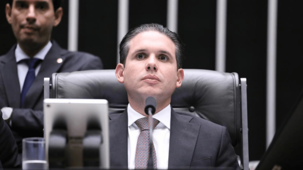 Hugo, no plenário: “Passou da hora de enfrentarmos” a análise da escala 6×1