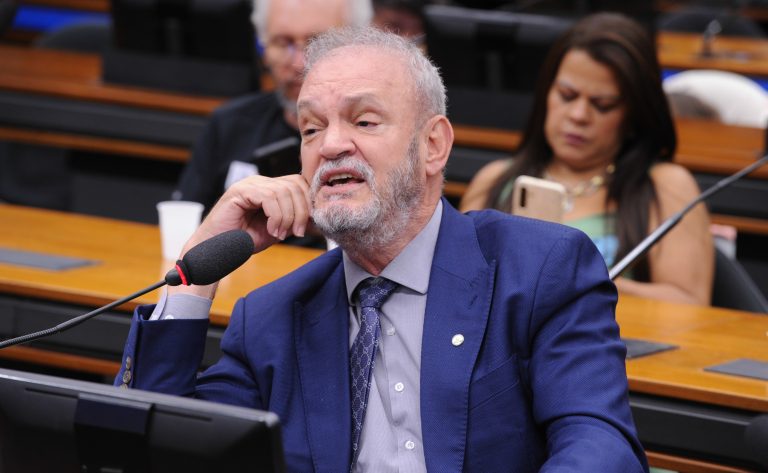 Comissão aprova projeto para ampliar prioridade no atendimento de saúde à pessoa com deficiência