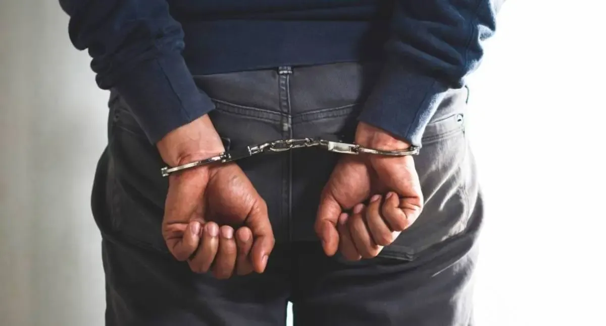 Homem é preso após invadir casa da ex-mulher e morder policial em RO