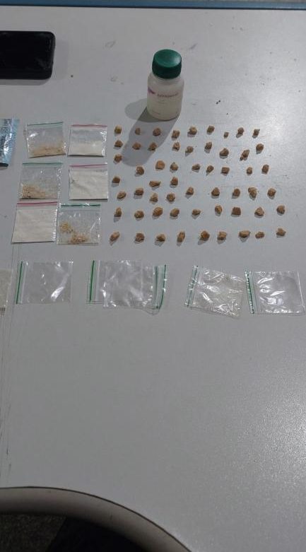 Suspeito é preso por tráfico de drogas em ponto conhecido como “boca de fumo” em Ariquemes
