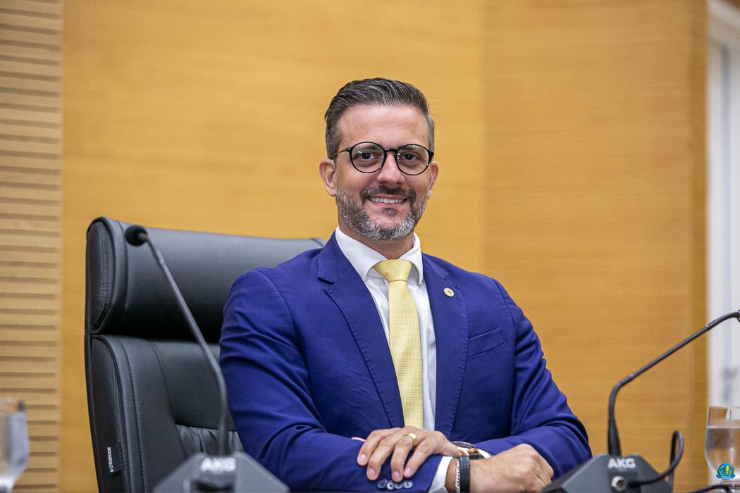 Deputado Lucas Torres solicita áreas exclusivas para embarque de aplicativos em hospitais e delegacias