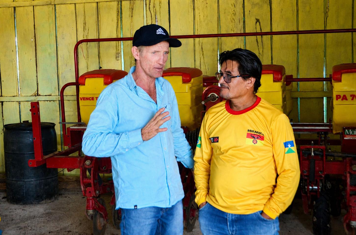 Equipamentos garantidos por Ezequiel Neiva fortalecem produção rural em Campo Novo de Rondônia