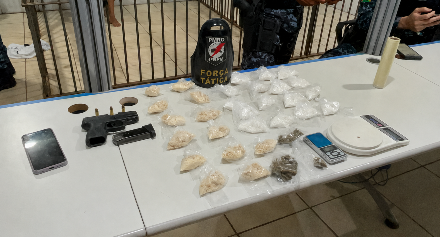 Força Tática prende dupla e apreende arma na zona Sul
