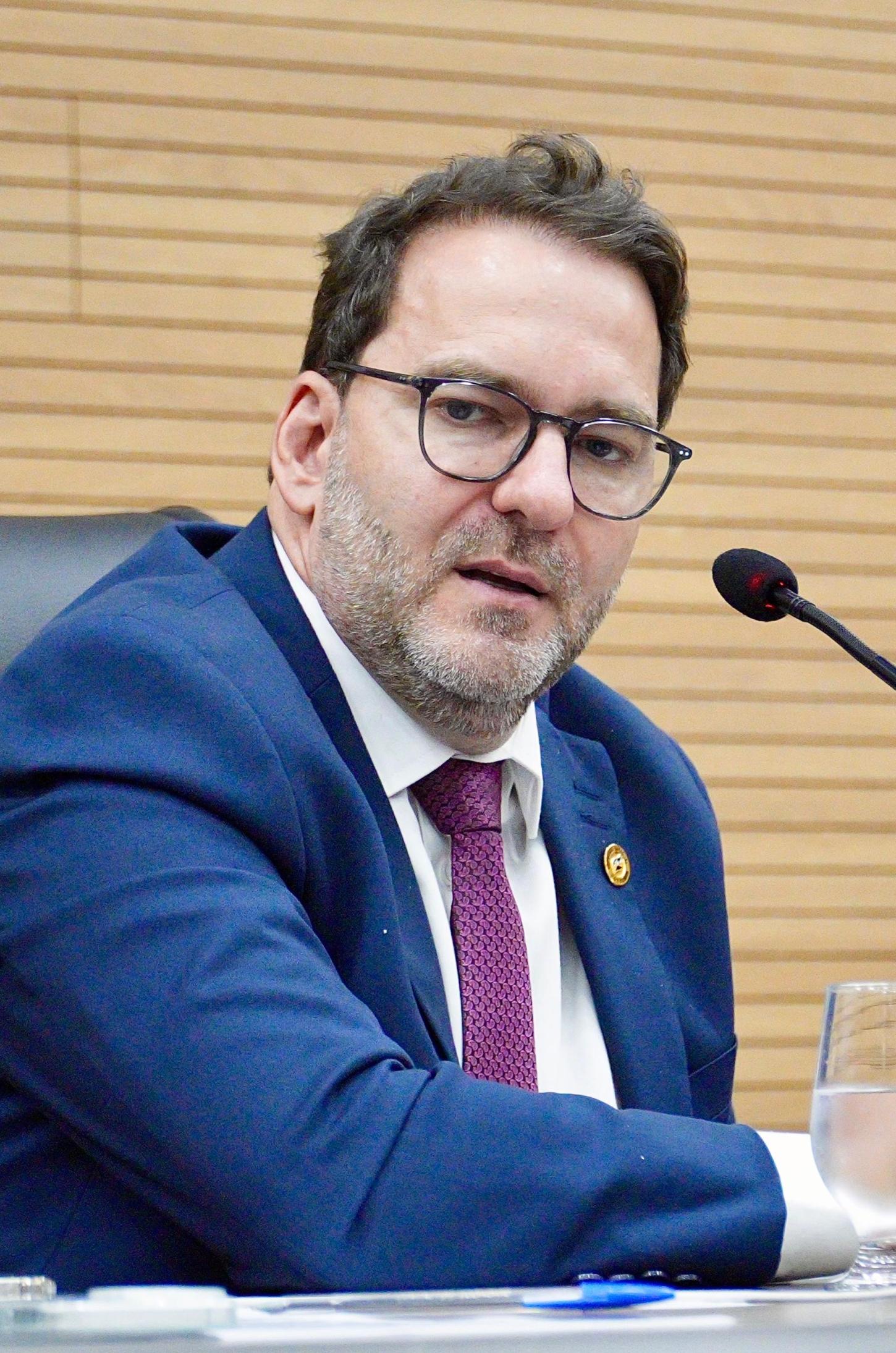 Alex Redano destaca investimentos que fortalecem a assistência social nos municípios