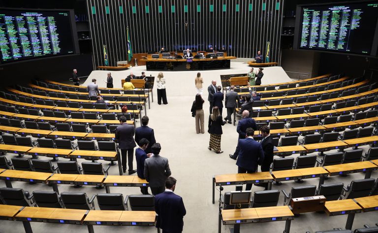 Câmara aprova seis medidas provisórias com créditos extras; textos seguem para o Senado
