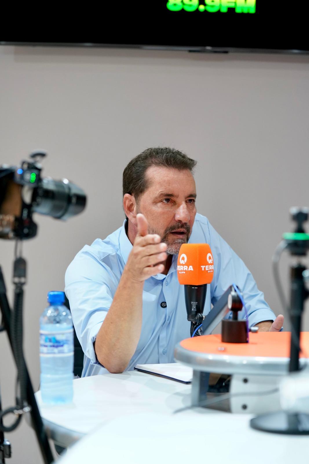 Hildon Chaves critica modelo de saúde baseado na 