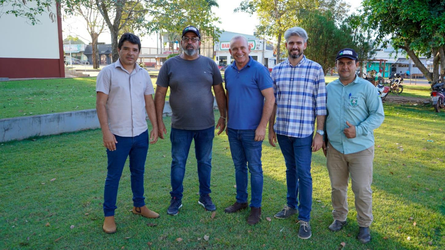 Wiveslando Neiva destaca importância das lousas digitais para fortalecer a aprendizagem nas escolas de Corumbiara